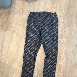 Black and Gray Patterned Leggings